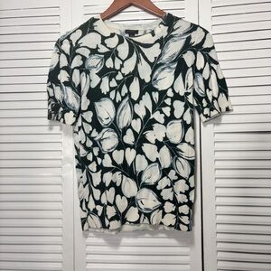 Ann Taylor Cotton White and Dark Green Floral Short Sleeve Crepe Sweater Size XS